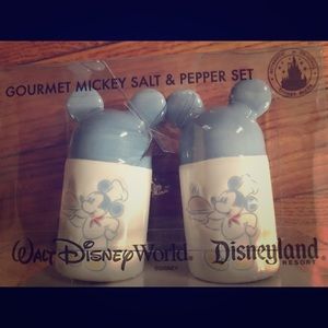 Gourmet Mickey Mouse Salt & Pepper set